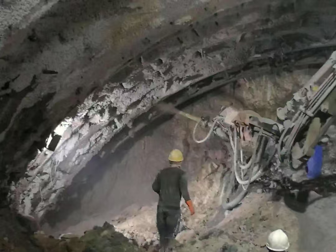 建湖隧道喷射混凝土如何有效控制回弹量   